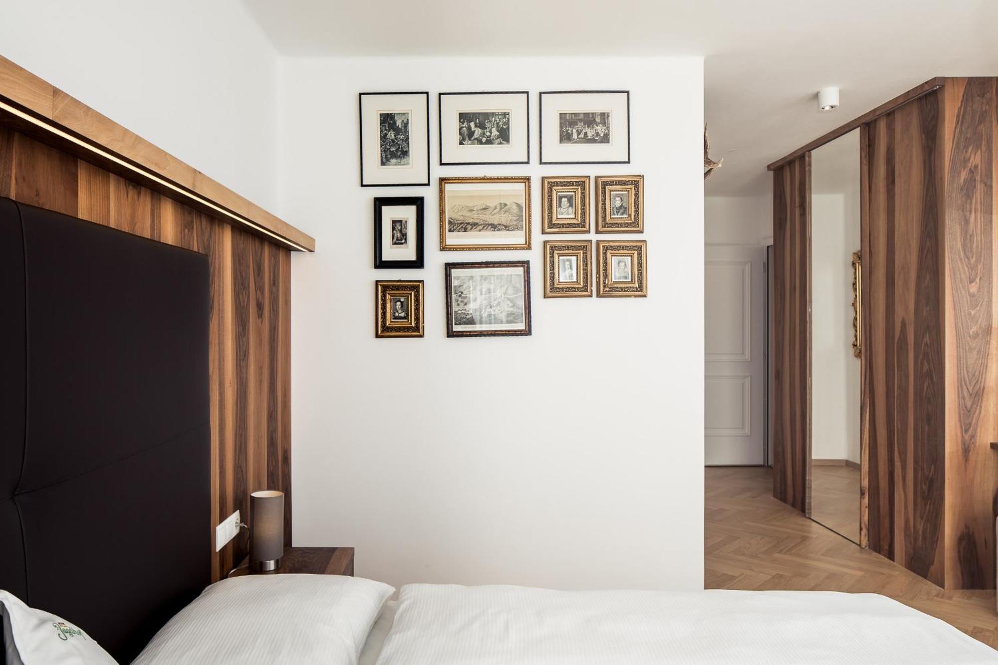 Romantik Hotel Jagdhof Caldaro Exterior photo